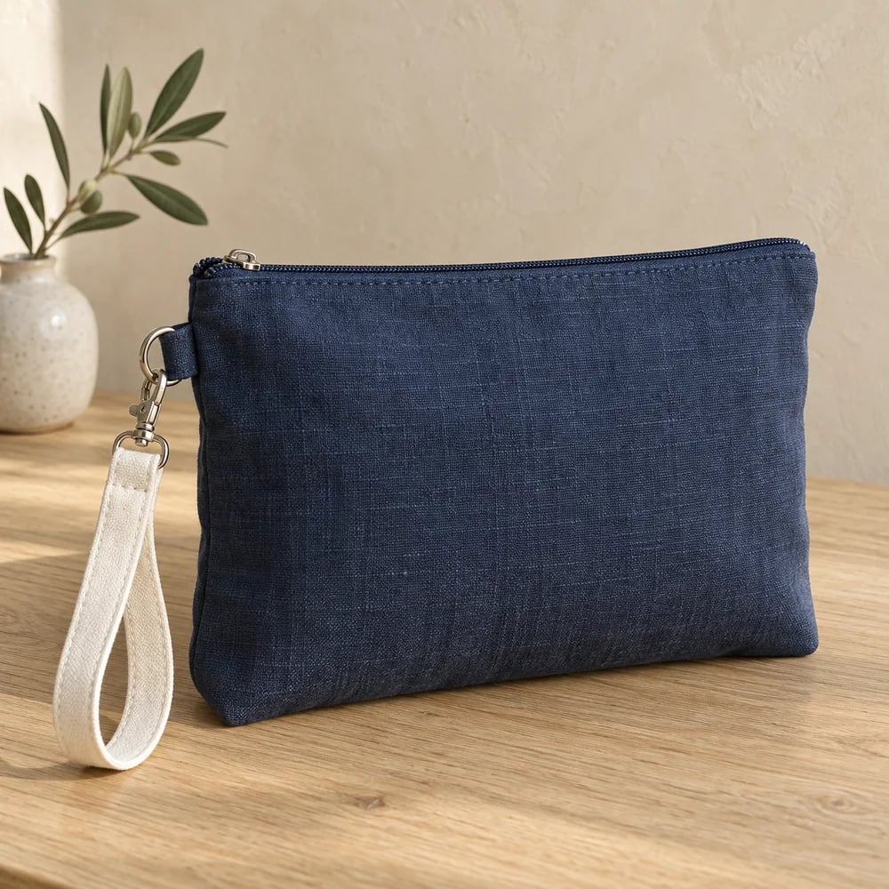 Wristlet pouch in navy