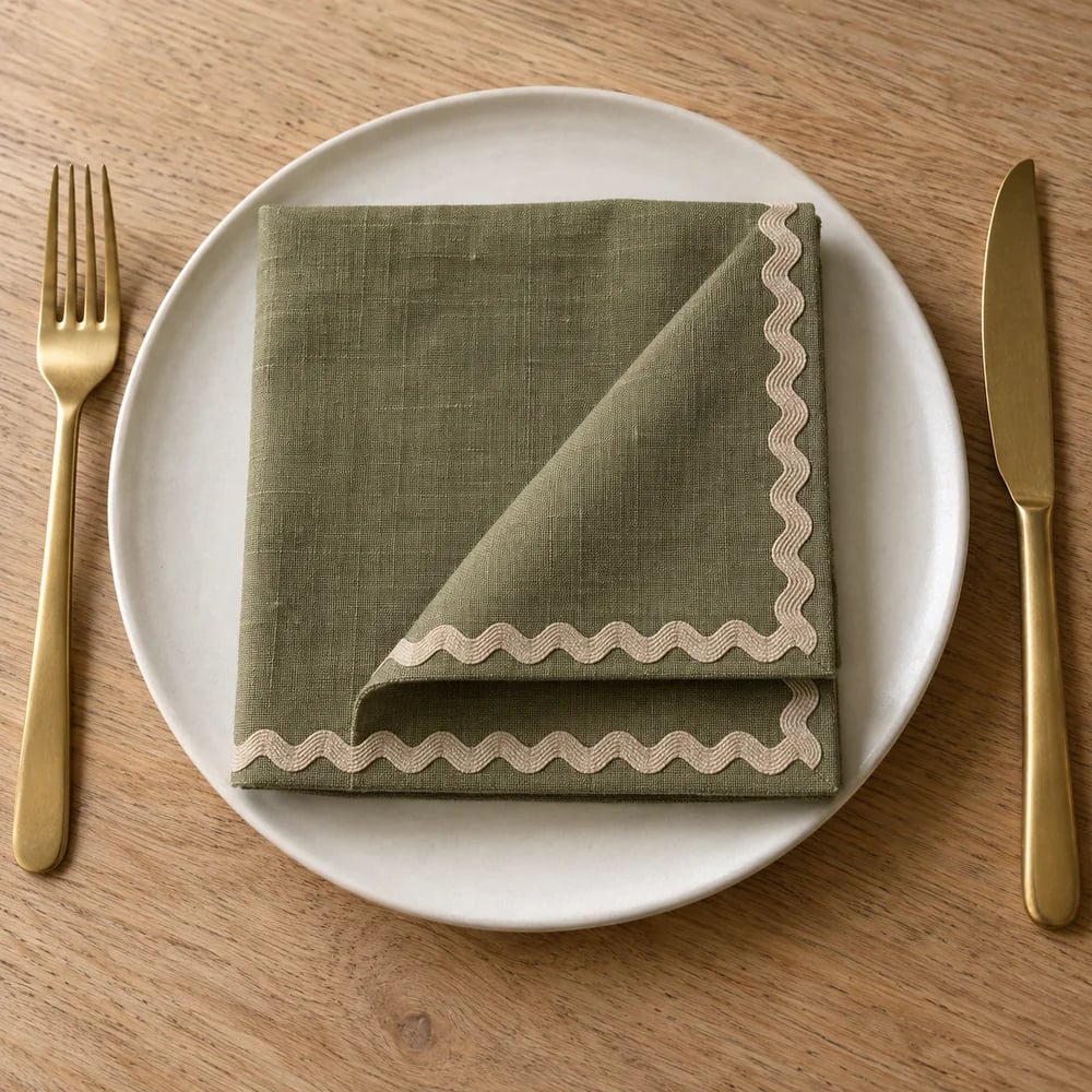 Olive dinner napkin, ric rac trim